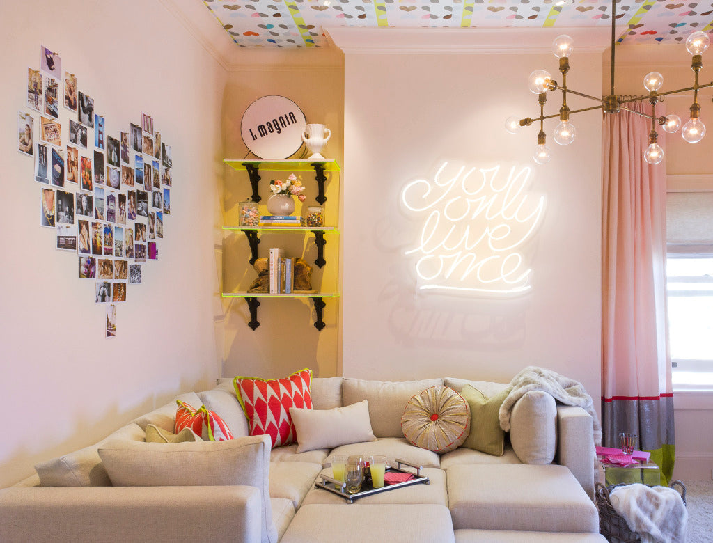 How to use neon signs in interior design